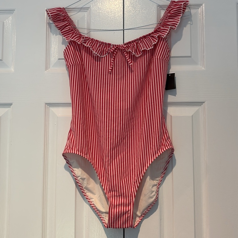 NWT Solid & Striped The Amelia One Piece Size Large Red Seersucker